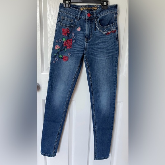 NWOT Desigual Blue Skinny Jeans with Floral Embroidery - Picture 1 of 11